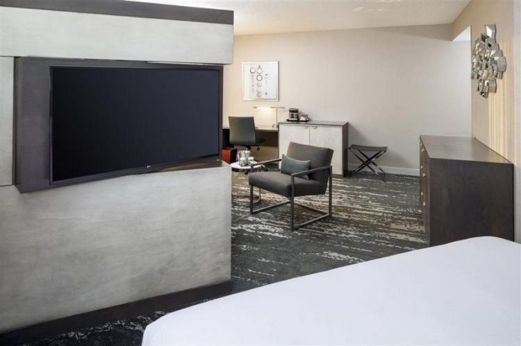 DoubleTree by Hilton Boston Logan Airport Chelsea , MA 02150 near Boston Logan International Airport View Point 29