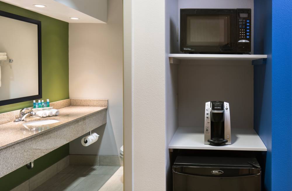 Holiday Inn Exp Cedar Rapids