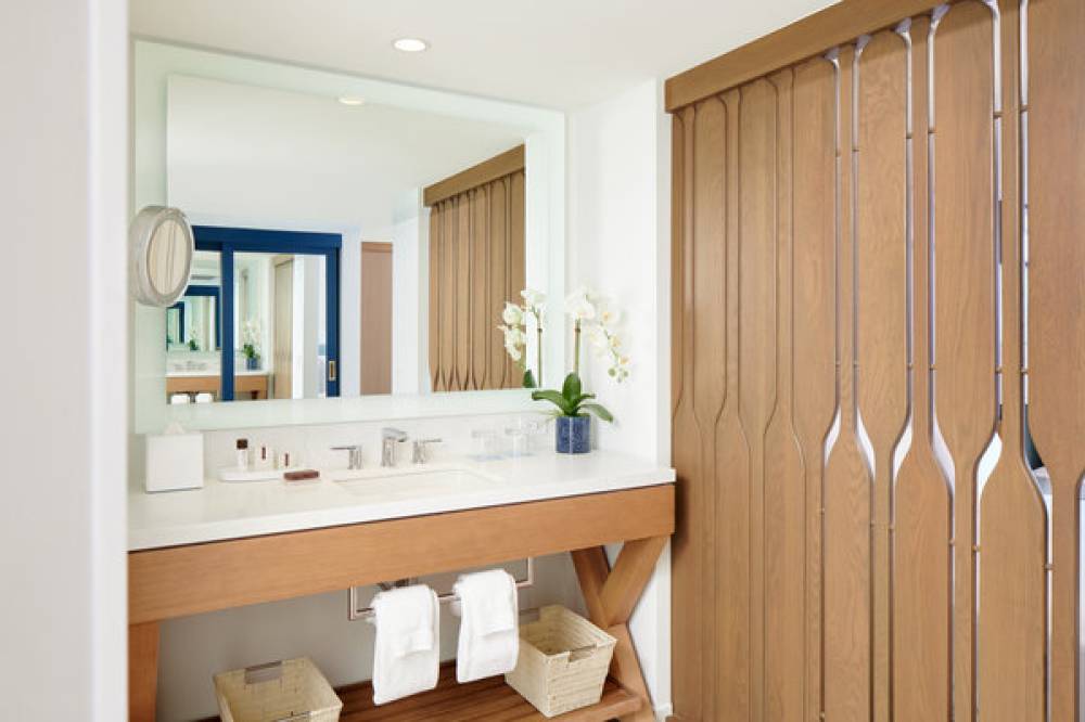 Outrigger Reef 4